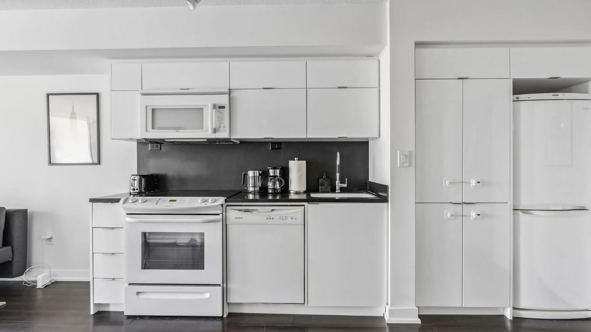 דירה Elegant Condo, Toronto Views , Cityplace Downtown