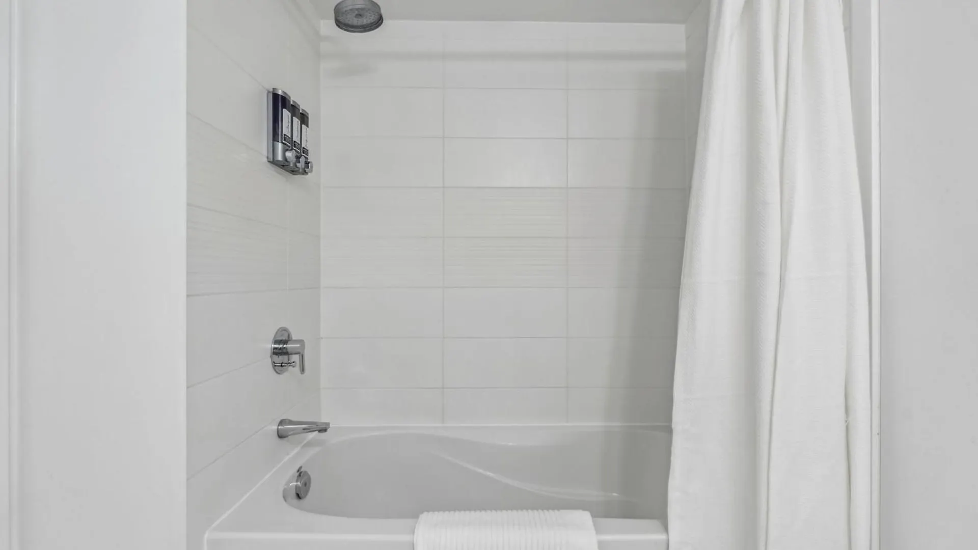 דירה Elegant Condo, Toronto Views , Cityplace Downtown קנדה