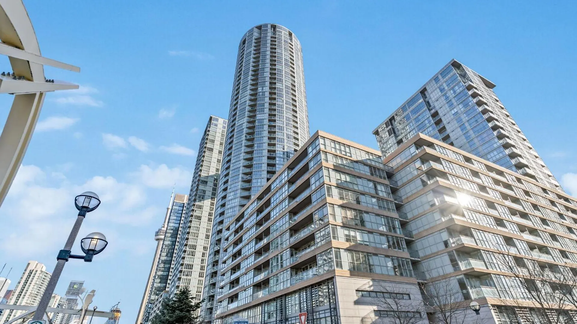 דירה Elegant Condo, Toronto Views , Cityplace Downtown קנדה
